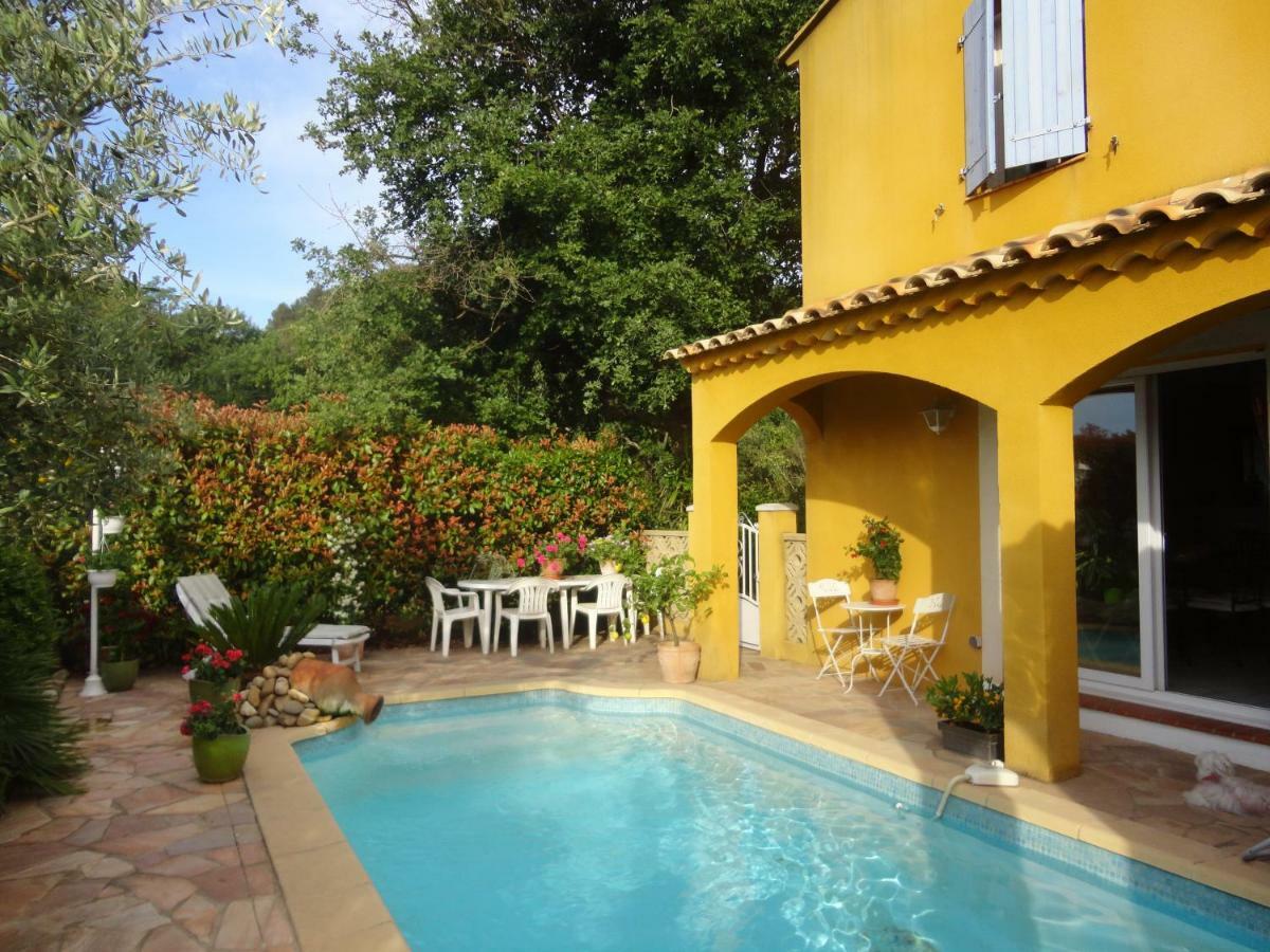 Deux Chambres Chez L'Habitant Dans Villa De Charme Avec Piscine Et Proche Mer Cuers Ngoại thất bức ảnh